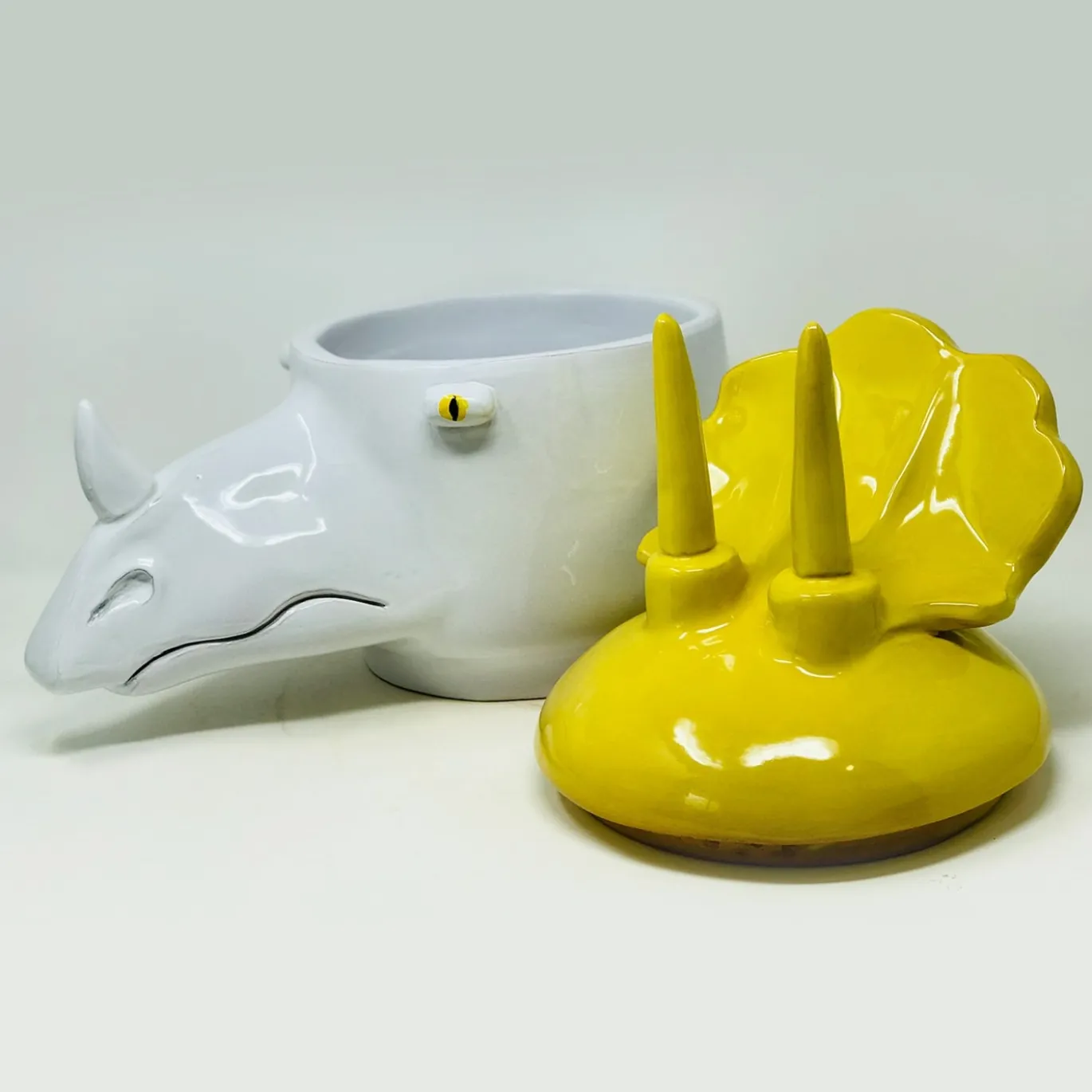 Triceratopo Contenitore grande giallo e bianco con coperchio
