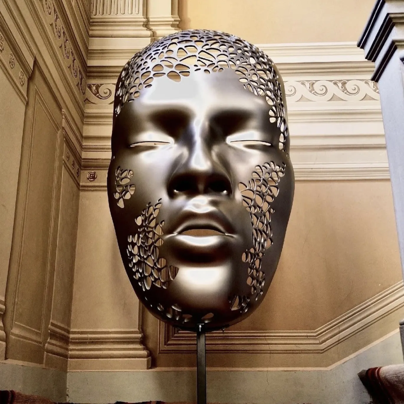 Uomo MASCHERATI Scultura in argento