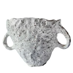 Vaso a Anfora Kos in Argilla Bianca con Smalto Marrone Maculato