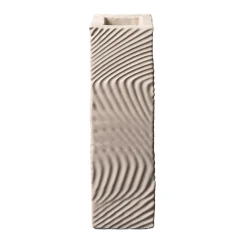 Vaso alto angolare in crema di Max Lamb