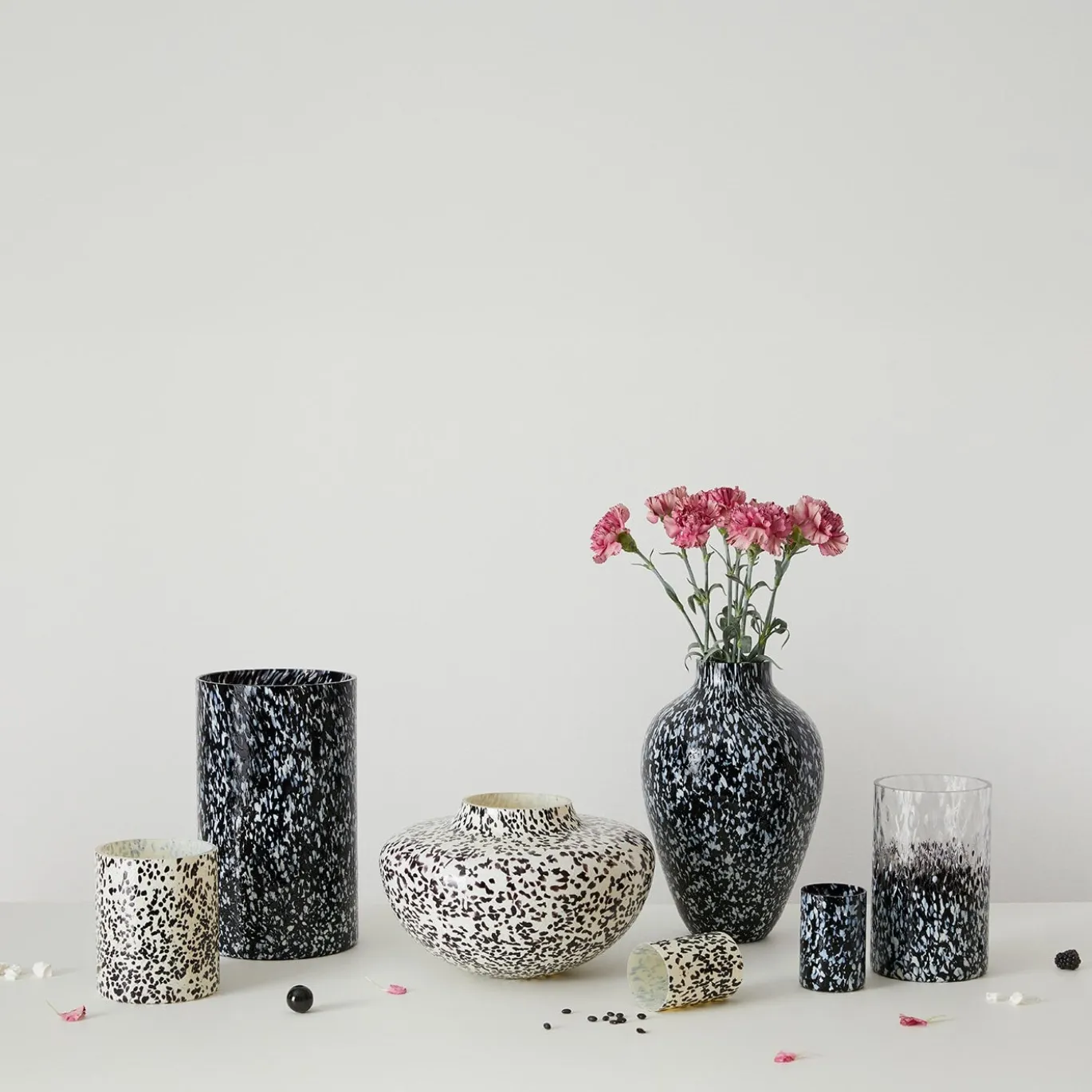 Vaso Alto in Vetro di Murano Nero e Bianco Olla