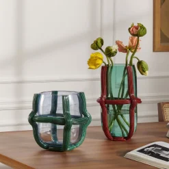 Vaso alto Sestiere rosso e turchese di Patricia Urquiola