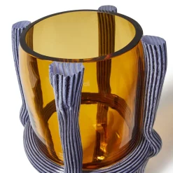 Vaso alto Sestiere viola e senape di Patricia Urquiola