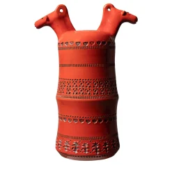 Vaso arancione con figure di cavallo di Aldo Londi