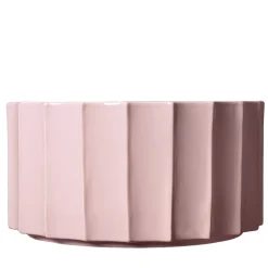 Vaso basso in ceramica rosa Column di Objects Of Common Interest