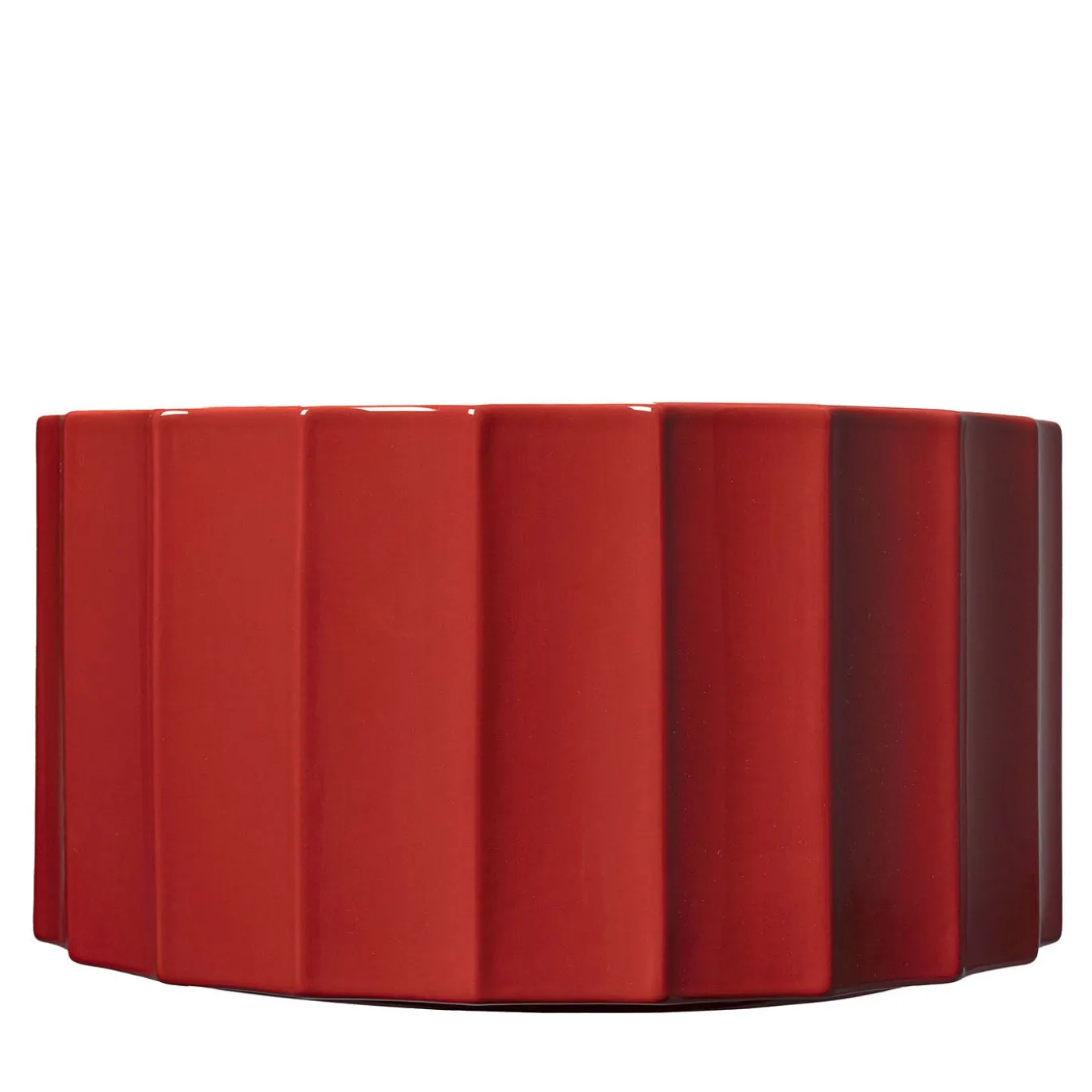 Vaso basso in ceramica rossa Half-Column di Objects Of Common Interest