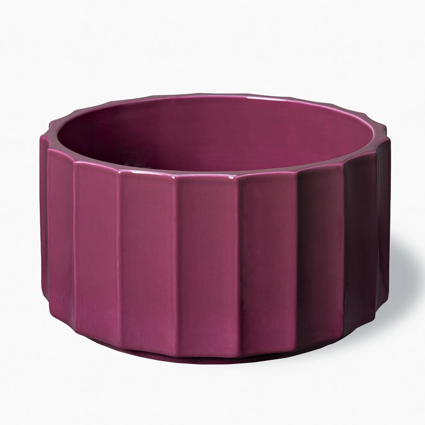 Vaso basso in ceramica viola Column di Objects Of Common Interest