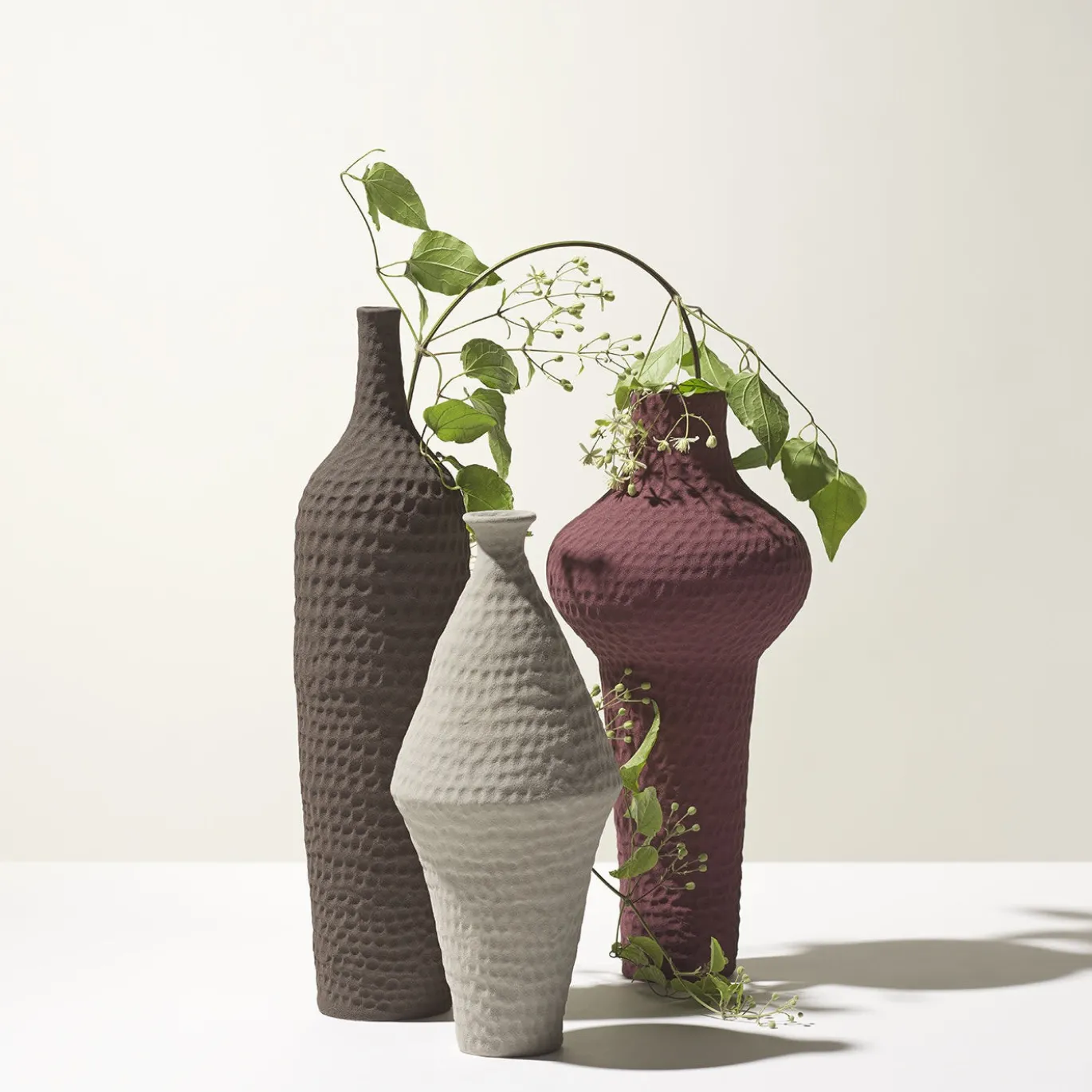 Vaso Battuti Brown Slim-Neck di Andrea Anastasio