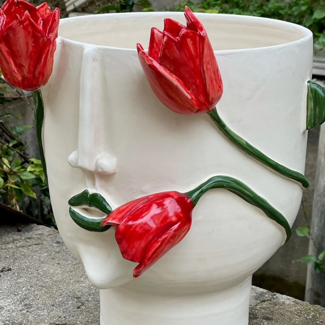 Vaso bianco antropomorfo La Conturbante