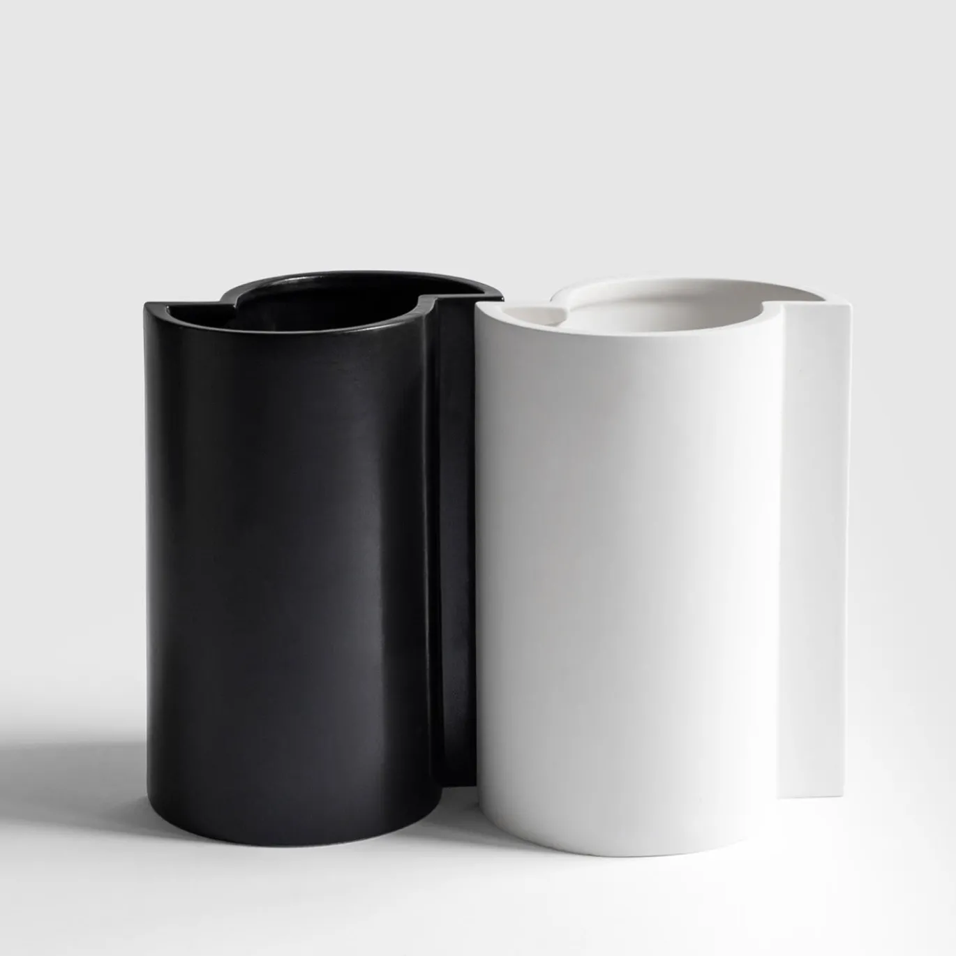 Vaso Bishop in ceramica nera