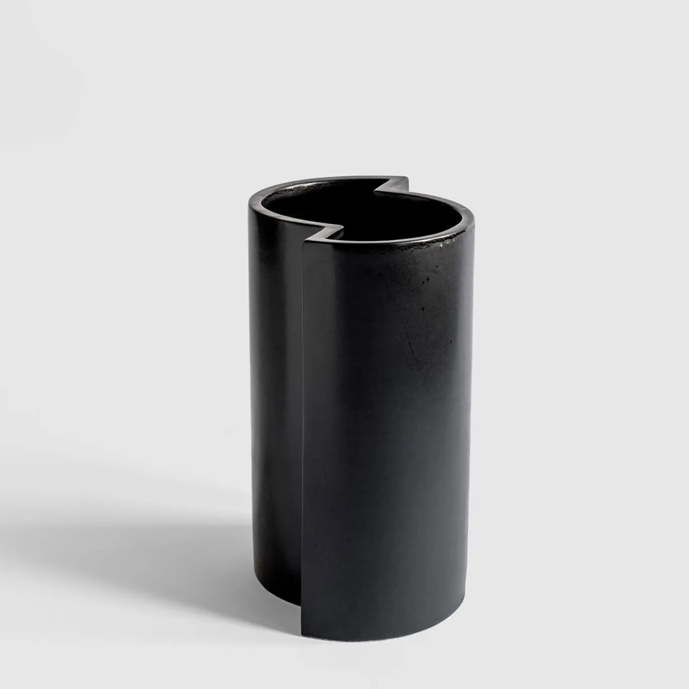 Vaso Bishop in ceramica nera