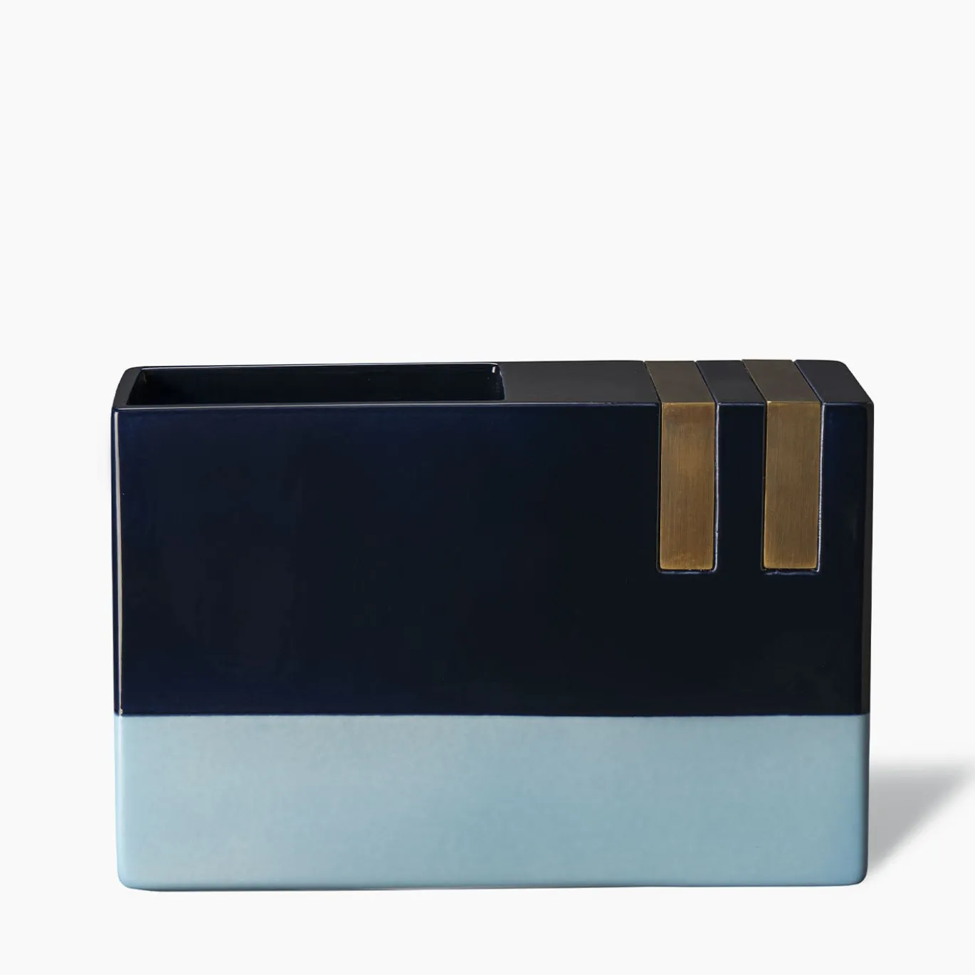 Vaso blu e ottone di Dimorestudio