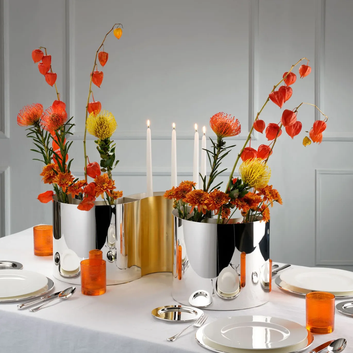 Vaso-candelabro semicircolare placcato oro Collezione Fellini