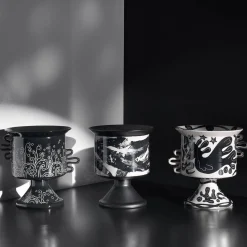 Vaso Catramina in ceramica nera di Jean-Christophe Clair