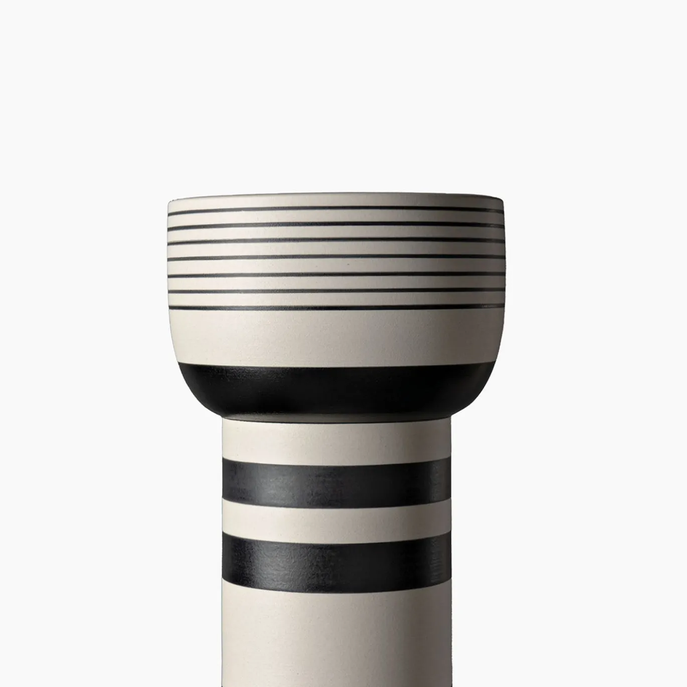 Vaso Chalice in Ceramica Bianca e Nera di Ettore Sottsass