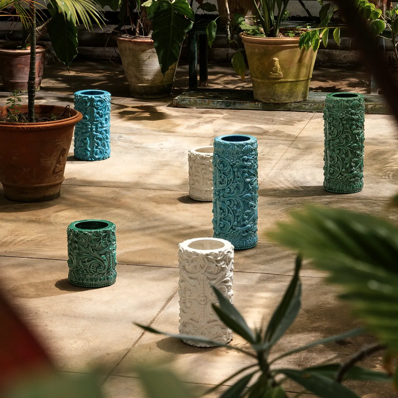 Vaso cilindrico Barocco Medio in ceramica verde ramina