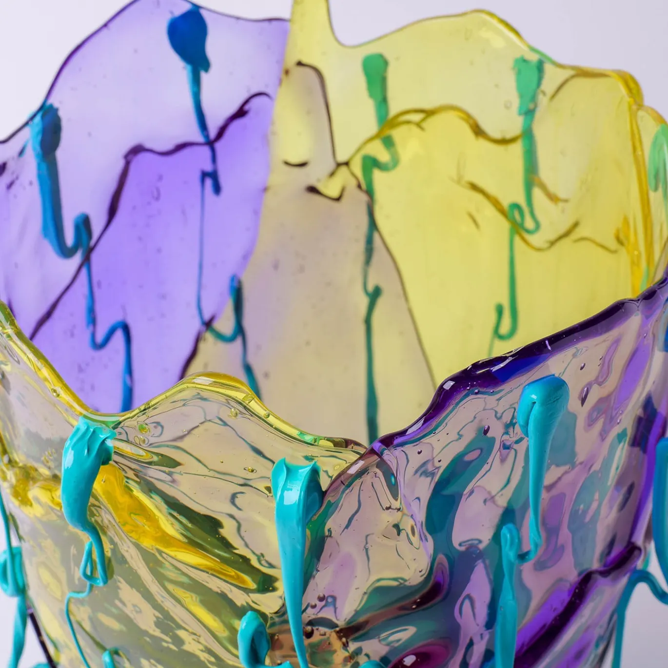 Vaso Clear Grande in resina multicolore di Gaetano Pesce