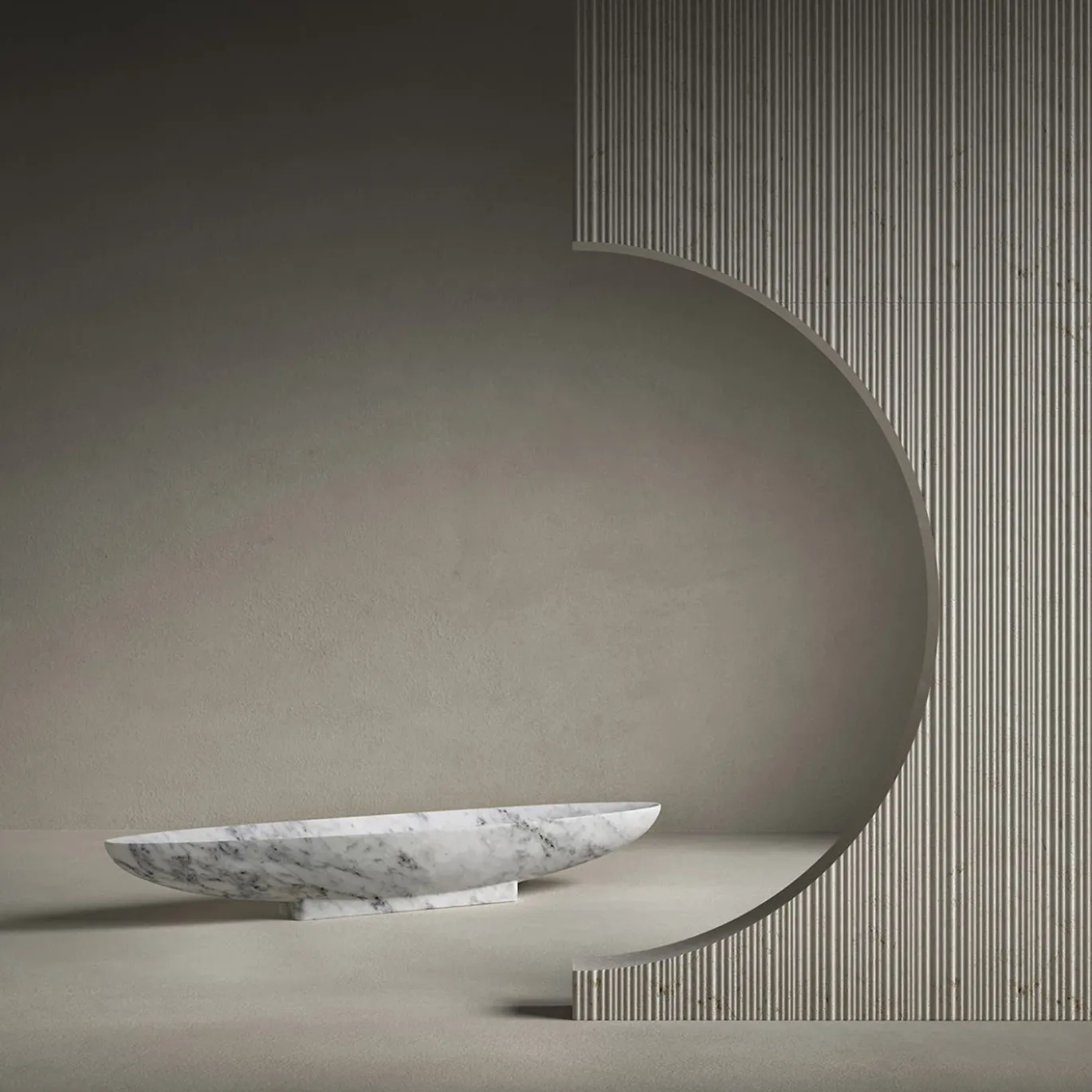 Vaso con piede Pietra L16 Carrara di Piero Lissoni