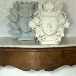 Vaso con testa di trinakrie
