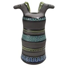 Vaso con teste di cavallo di Aldo Londi