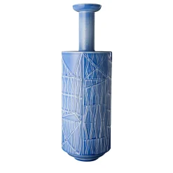 Vaso decorativo azzurro di Bethan Laura Wood