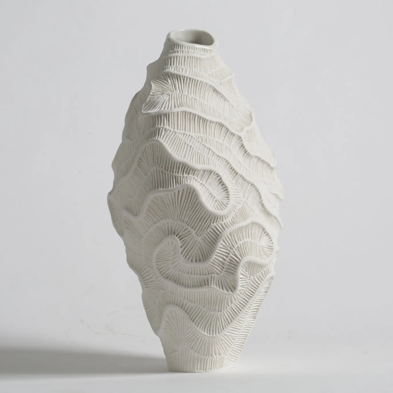 Vaso Decorativo in Ceramica Bianca Fossilia