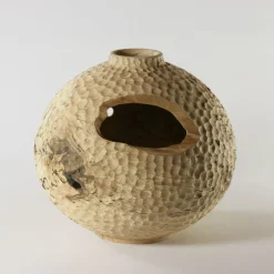 Vaso Decorativo in Legno Bombato con Effetto Smerigliato