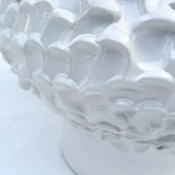 Vaso decorativo Olive della serie Onda in ceramica avorio lucida