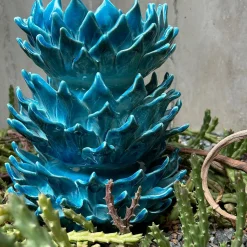 Vaso decorativo Pinecone in ceramica smaltata azzurra