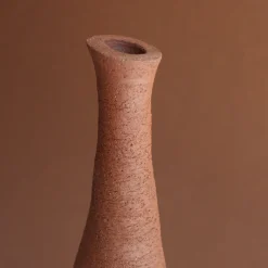 Vaso decorativo rosso affusolato