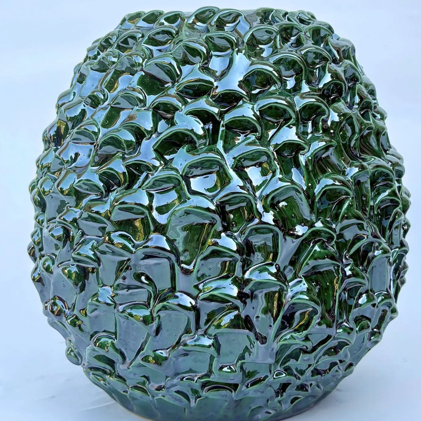 Vaso decorativo Small Round della serie Onda in Verde Muschio Dorato
