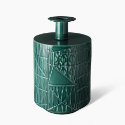 Vaso decorativo verde di Bethan Laura Wood
