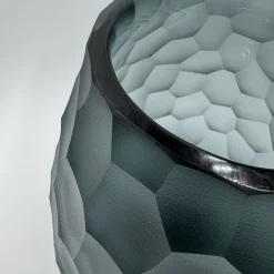 Vaso Diamante in vetro grigio con finitura satinata