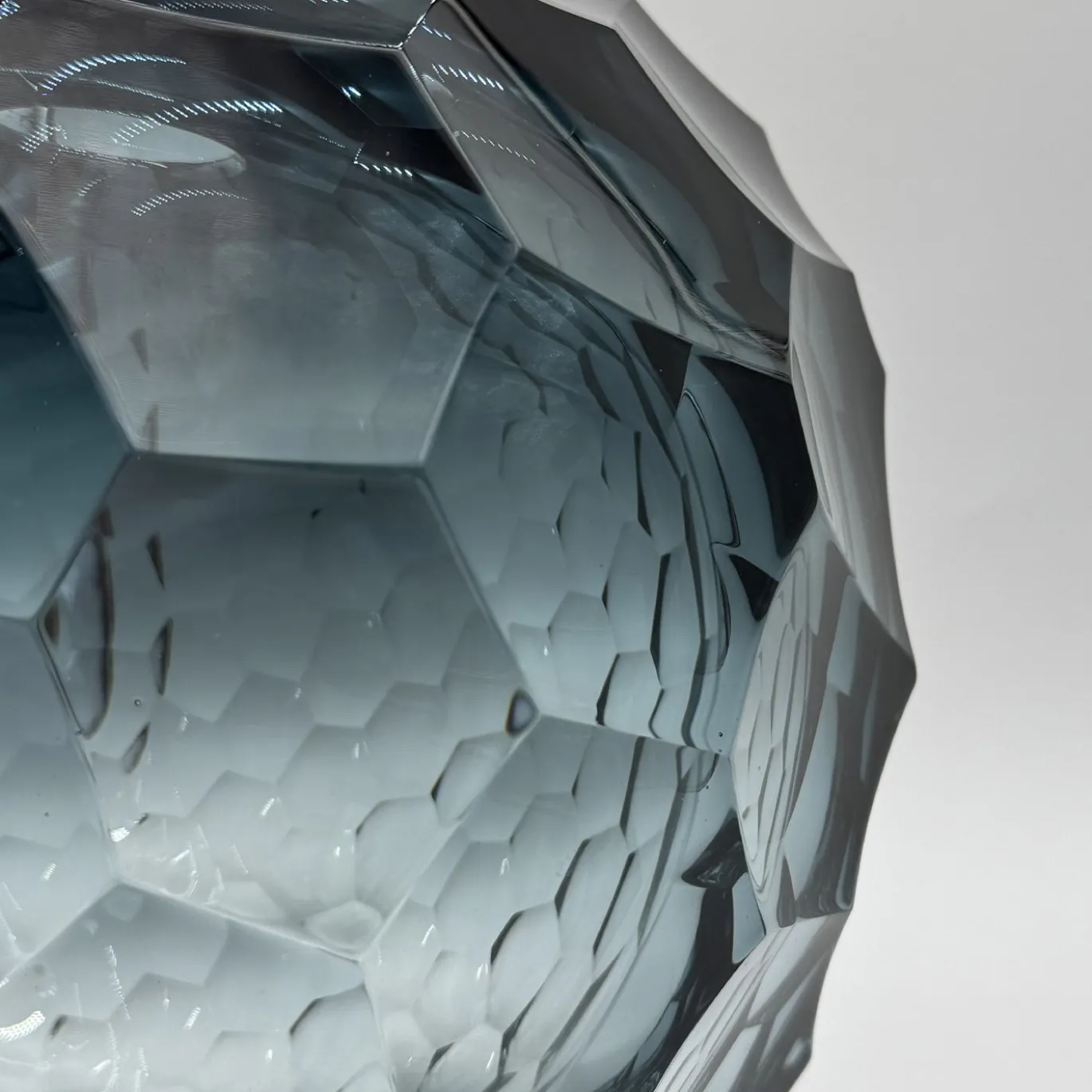 Vaso Diamante Rotondo in Vetro Grigio