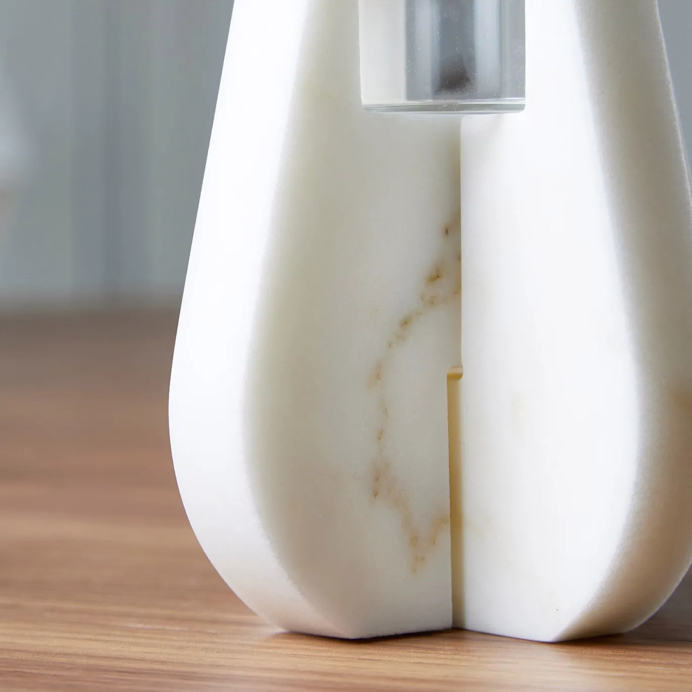 Vaso Drop White Carrara #3 di Alessandra Grasso