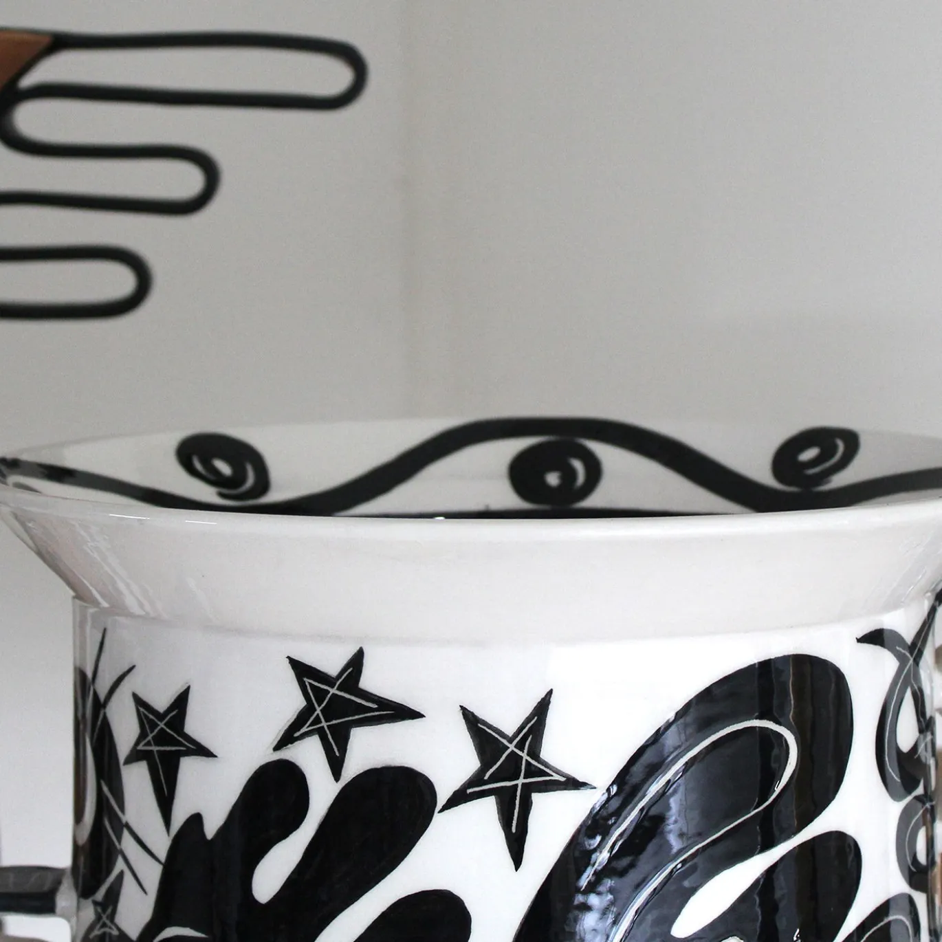 Vaso Ekahau bianco e nero di Jean-Christophe Clair