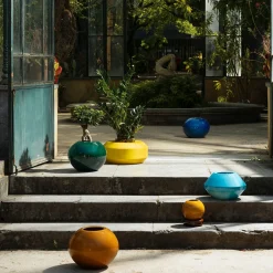 Vaso geometrico sfera in ceramica color miele