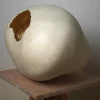 Vaso Grande in Gres Bianco con Interno Oro della Collezione Mutaforma