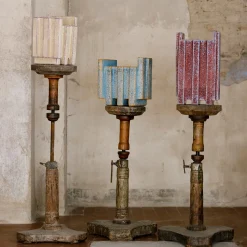 Vaso in ceramica beige e viola Merlate N. 1 di P. Urquiola