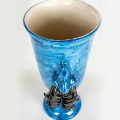 Vaso in ceramica blu con baffi