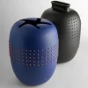 Vaso in ceramica blu con puntini rossi di Arik Levy