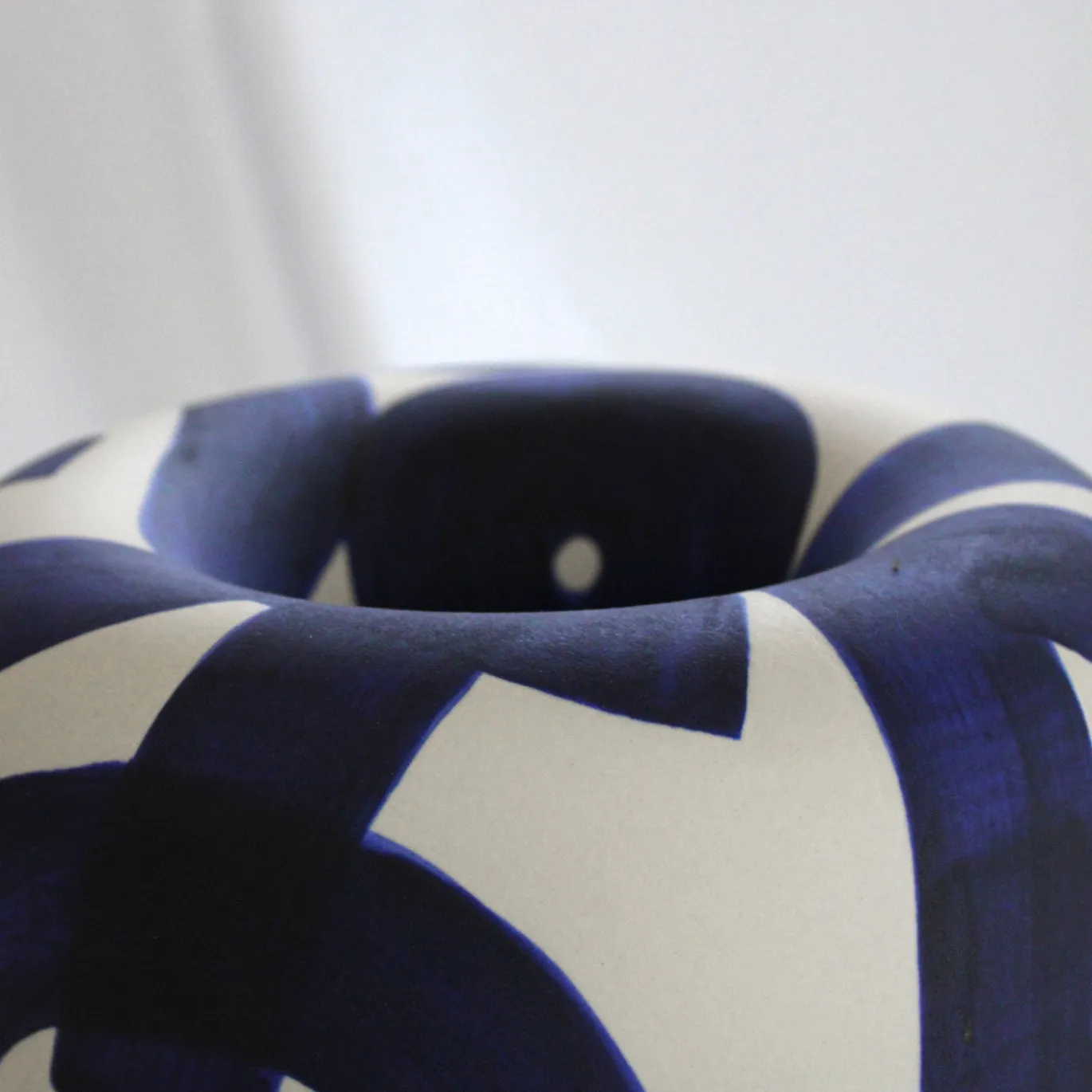Vaso in Ceramica Blu Oceano di Jean-Christophe Clair