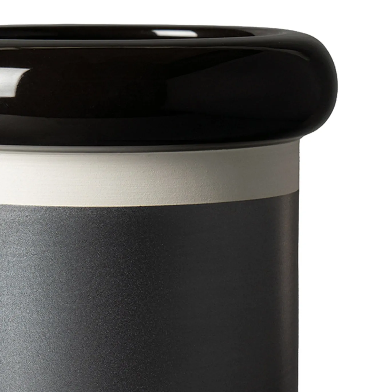 Vaso in ceramica cilindrico grigio e nero di Ettore Sottsass