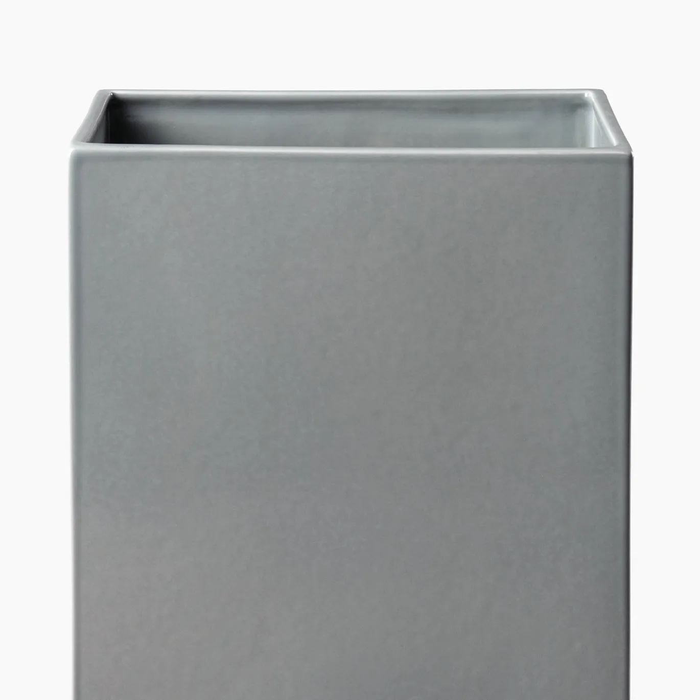 Vaso in ceramica grigio Onda n.2 di Muller Van Severen