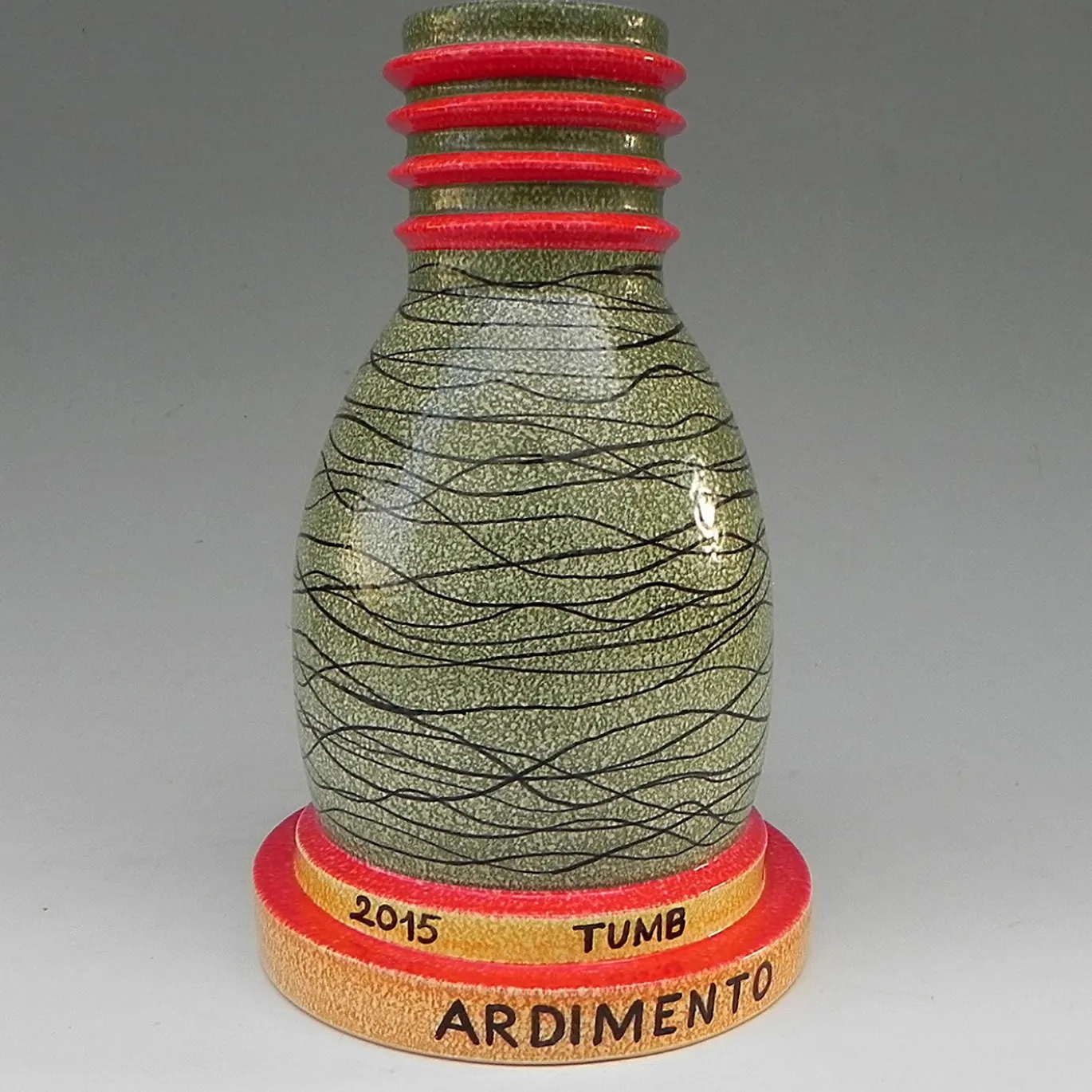 Vaso in ceramica Inquinante