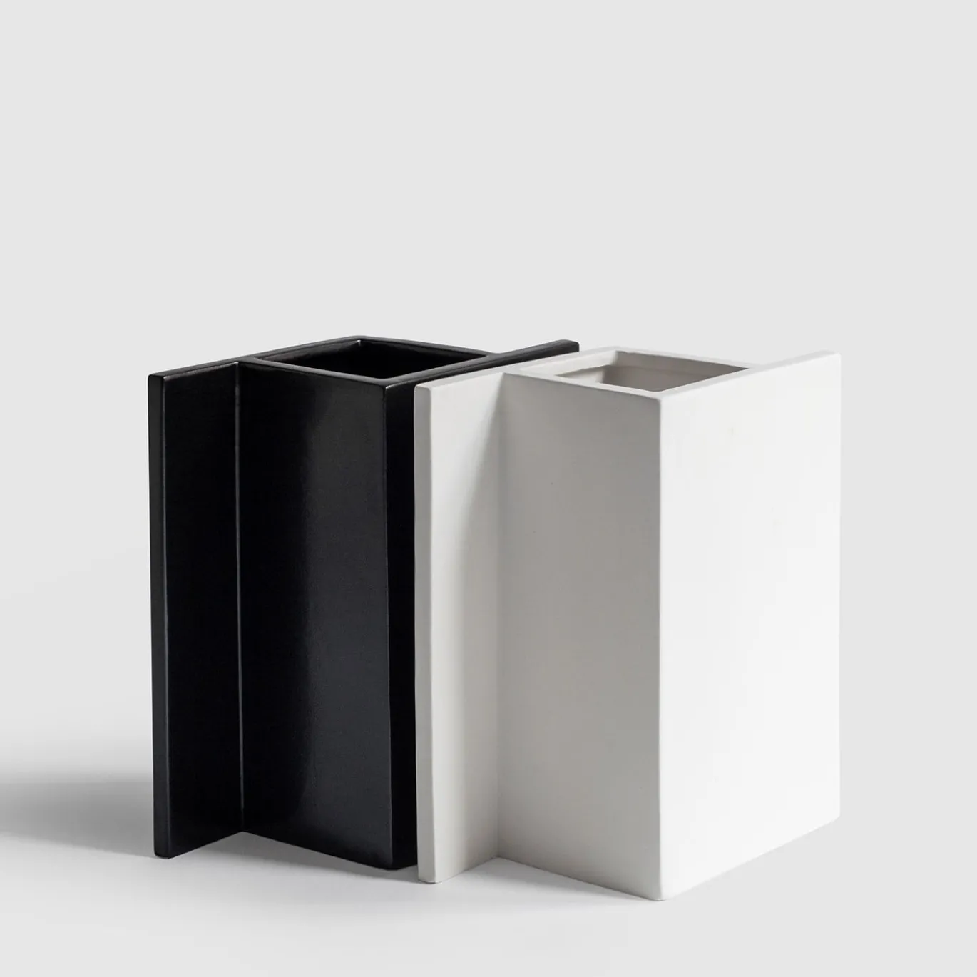 Vaso in ceramica nera Rook