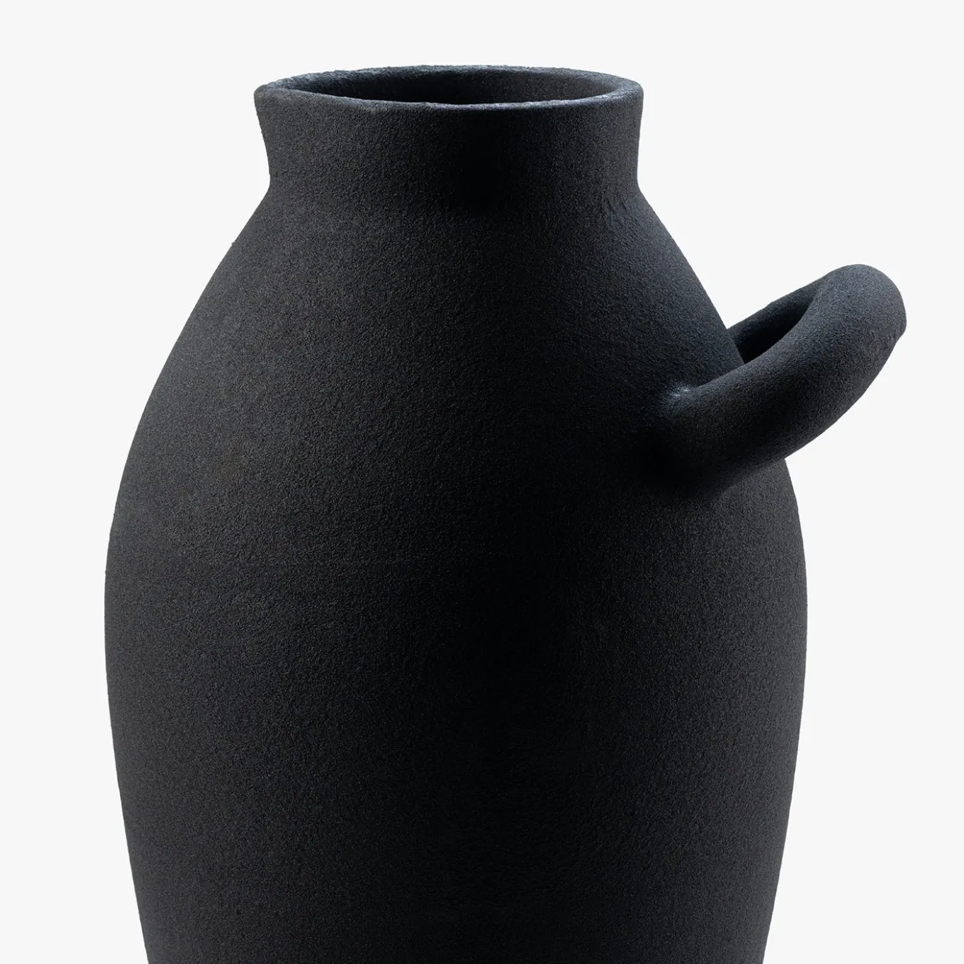 Vaso in Ceramica Nera Vessel di Rooms Studio