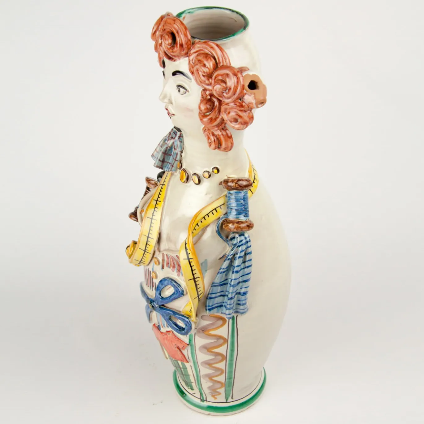Vaso in ceramica The Seamstress