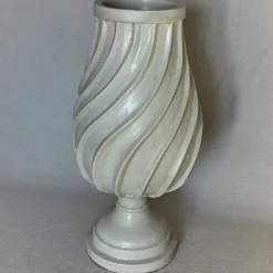Vaso in ceramica toscana modellato a mano Anemone Cream