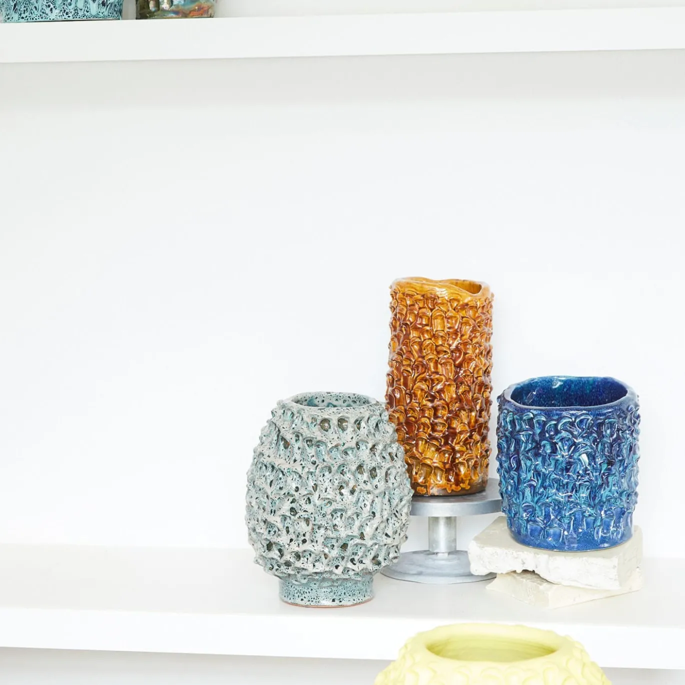 Vaso in Ceramica Tubino Serie Onda Miele Traslucido